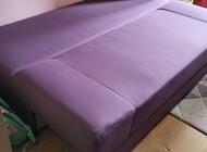 Grajewo ogłoszenia: Wygodna, rozkładana kanapa w fioletowym kolorze. Na poduszkach... - zdjęcie