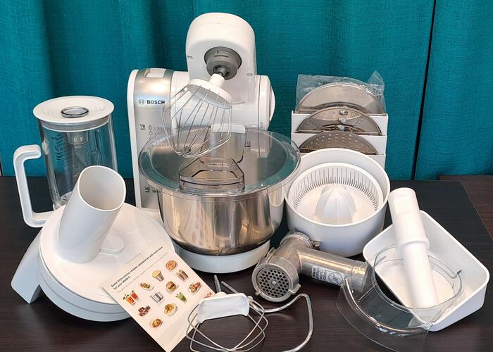 Grajewo ogłoszenia: Sprzedam ; Bosch Robot kuchenny biały MUM
600 W, wielokierunkowy...