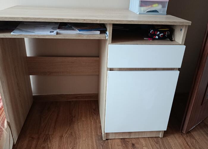 Grajewo ogłoszenia: Sprzedam biurko, kolor- dąb sonoma/biały 
Wymiary:
wys. 76 cm...